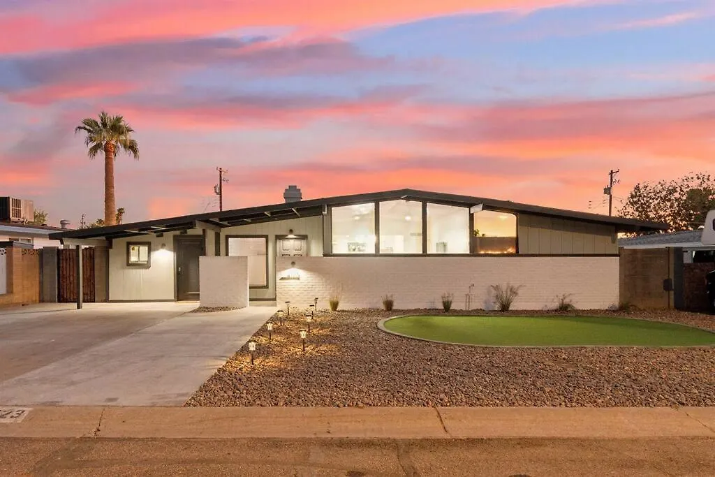 Mid-Century Modern Casita location